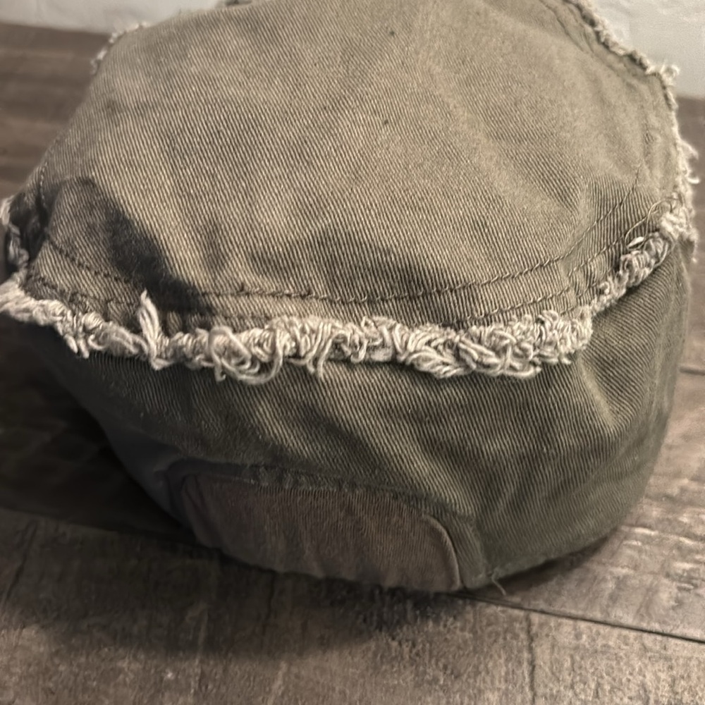 Hat - Picture 5 of 6